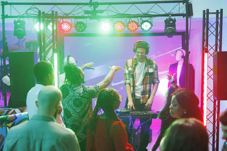 Fondo discomóvil y sonido en Xert